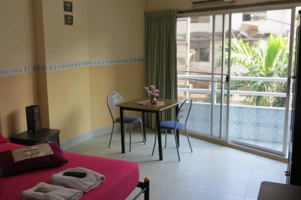 View Talay 1B Serviced Apartments Pattaya Quarto foto